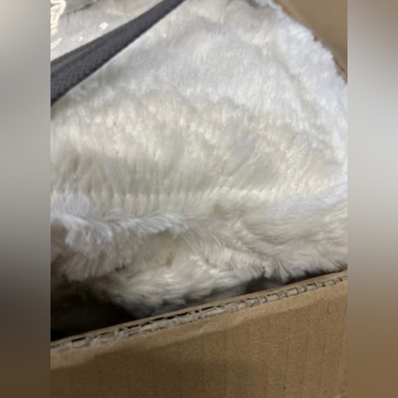 Madison Park Nova Ivory Embroidered Medallion Faux Fur Plush Duvet Cover Set - Picture 6 of 15